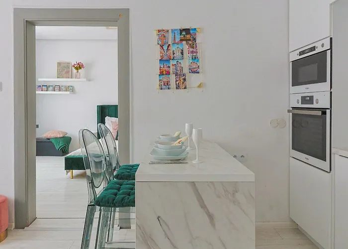 Zimna Family Apartment *